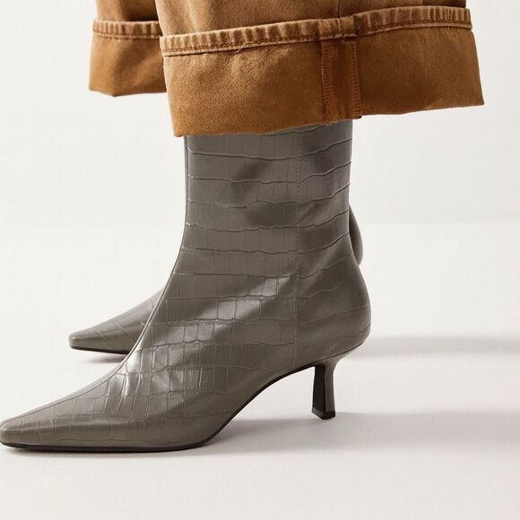 Free People Main Character Boots Size 10 NIB Gray Croc Embossed Pointed Toe - Picture 1 of 9